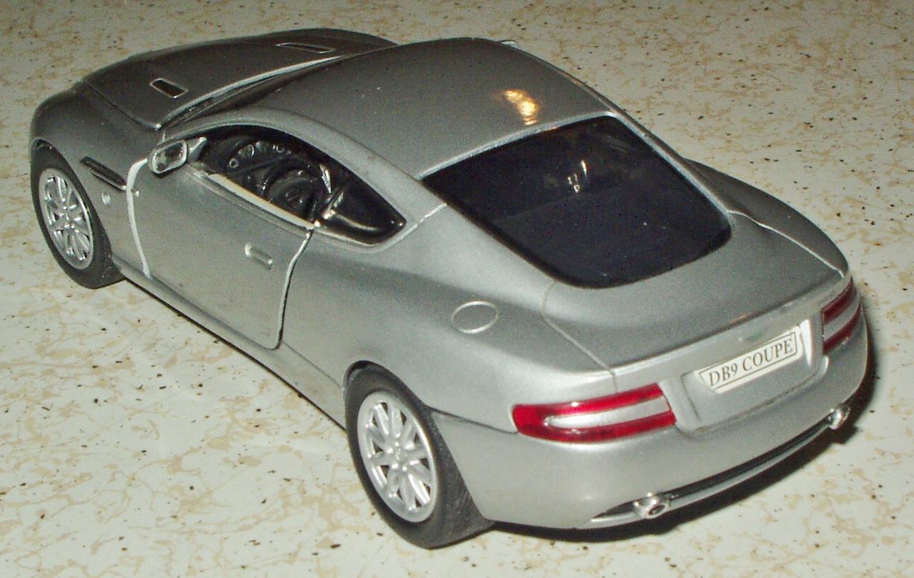 AstonMartinDB9DC014.jpg.118a710b4788e92058f2db87517a5be2.jpg