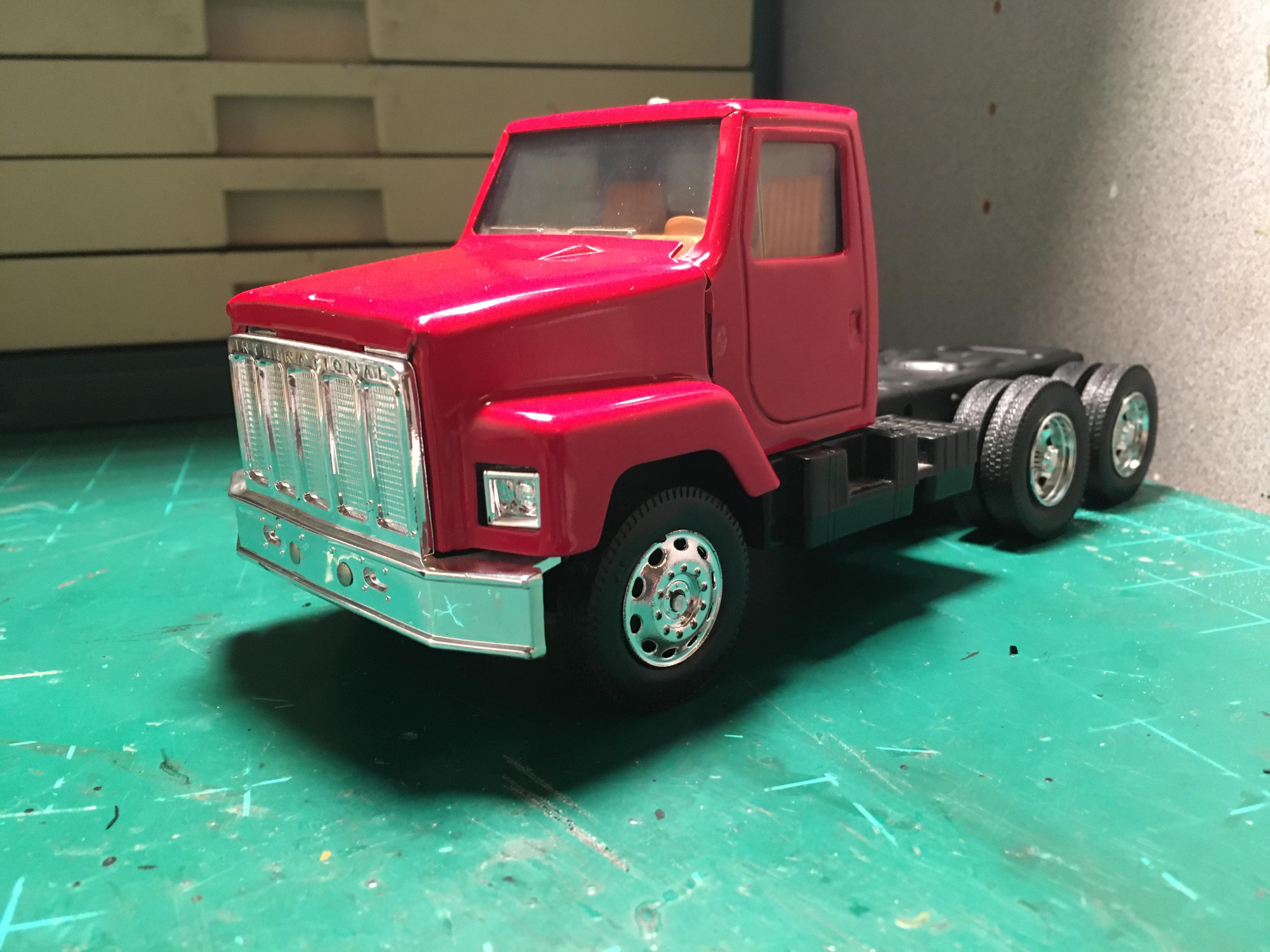 Ertl S Series International Trucks Diecast Corner Model Cars