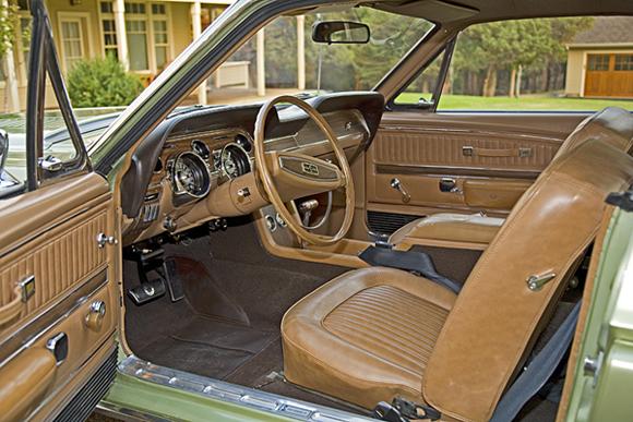 1968_Shelby_GT500KR_Lime_Fastback_For_Sale_Interior.JPG.ed0d1643fa11ca72802606c732312735.JPG