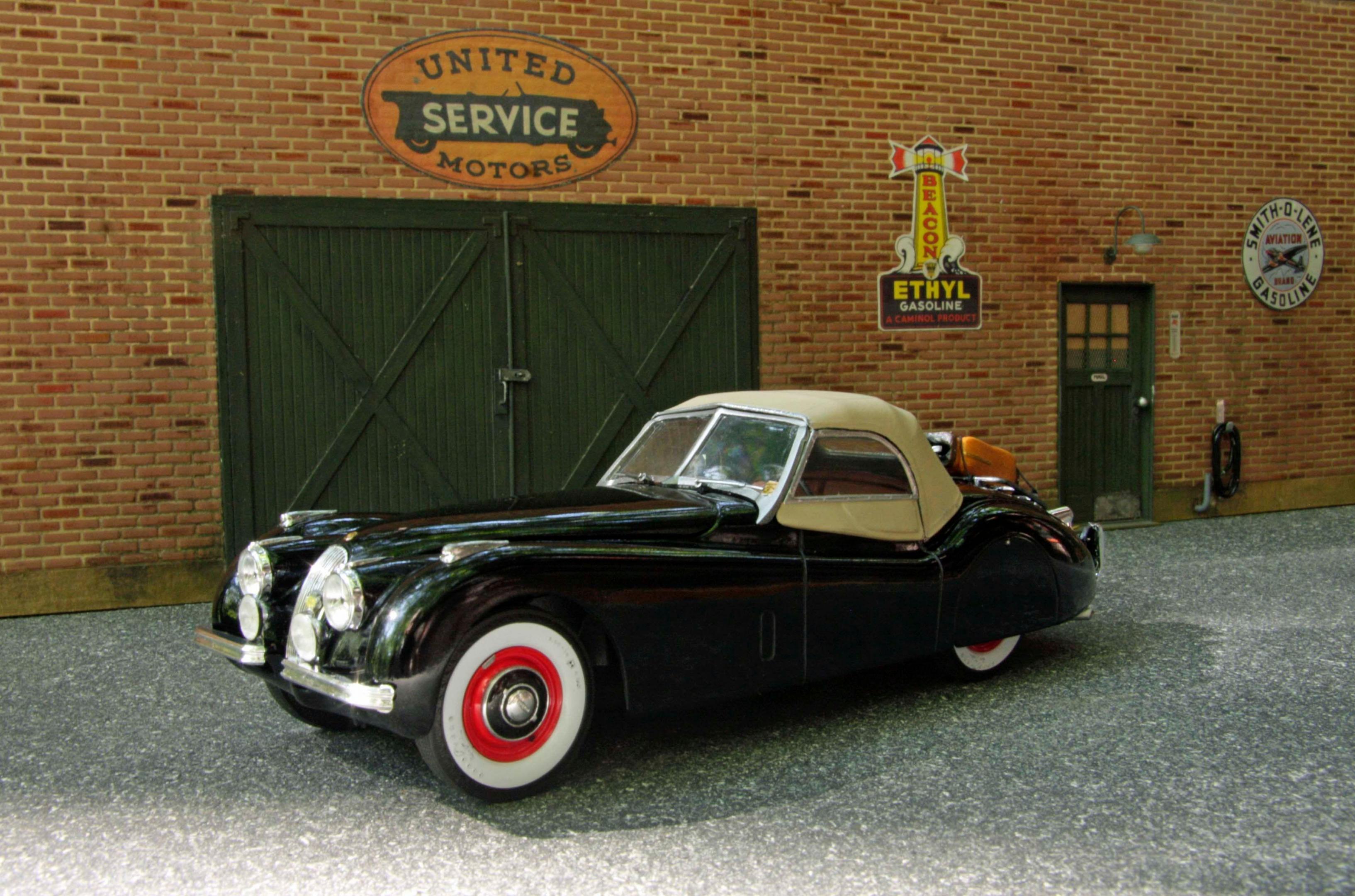 Jaguar_XK120_sm.jpeg