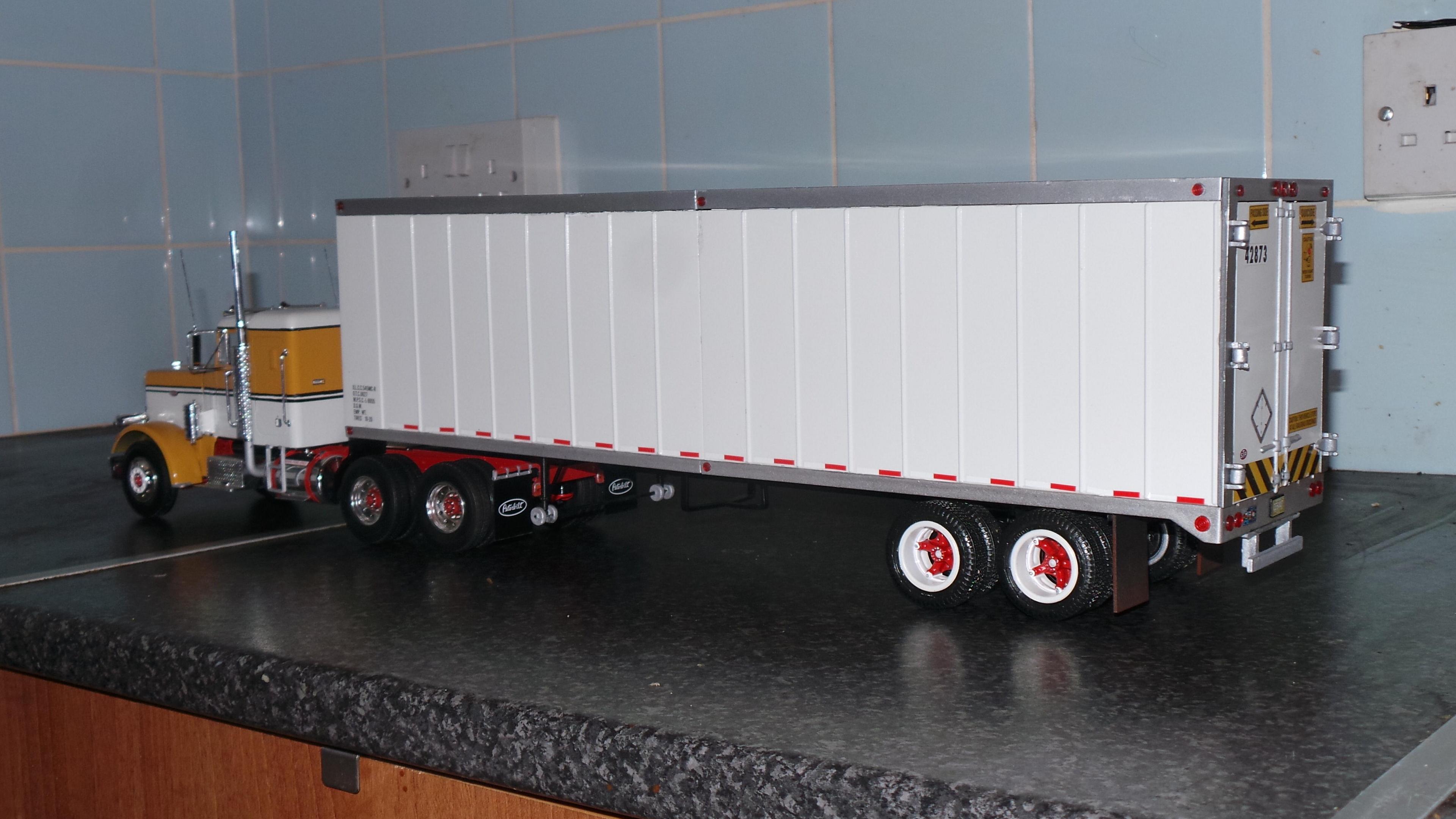 Model Truck Build 5.JPG