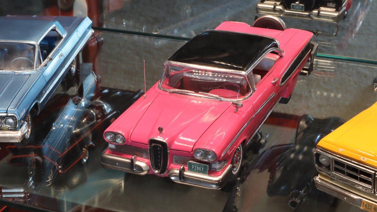 58_Edsel_69.jpg.31b92ab575f35c220723a8f52cd98ba6.jpg