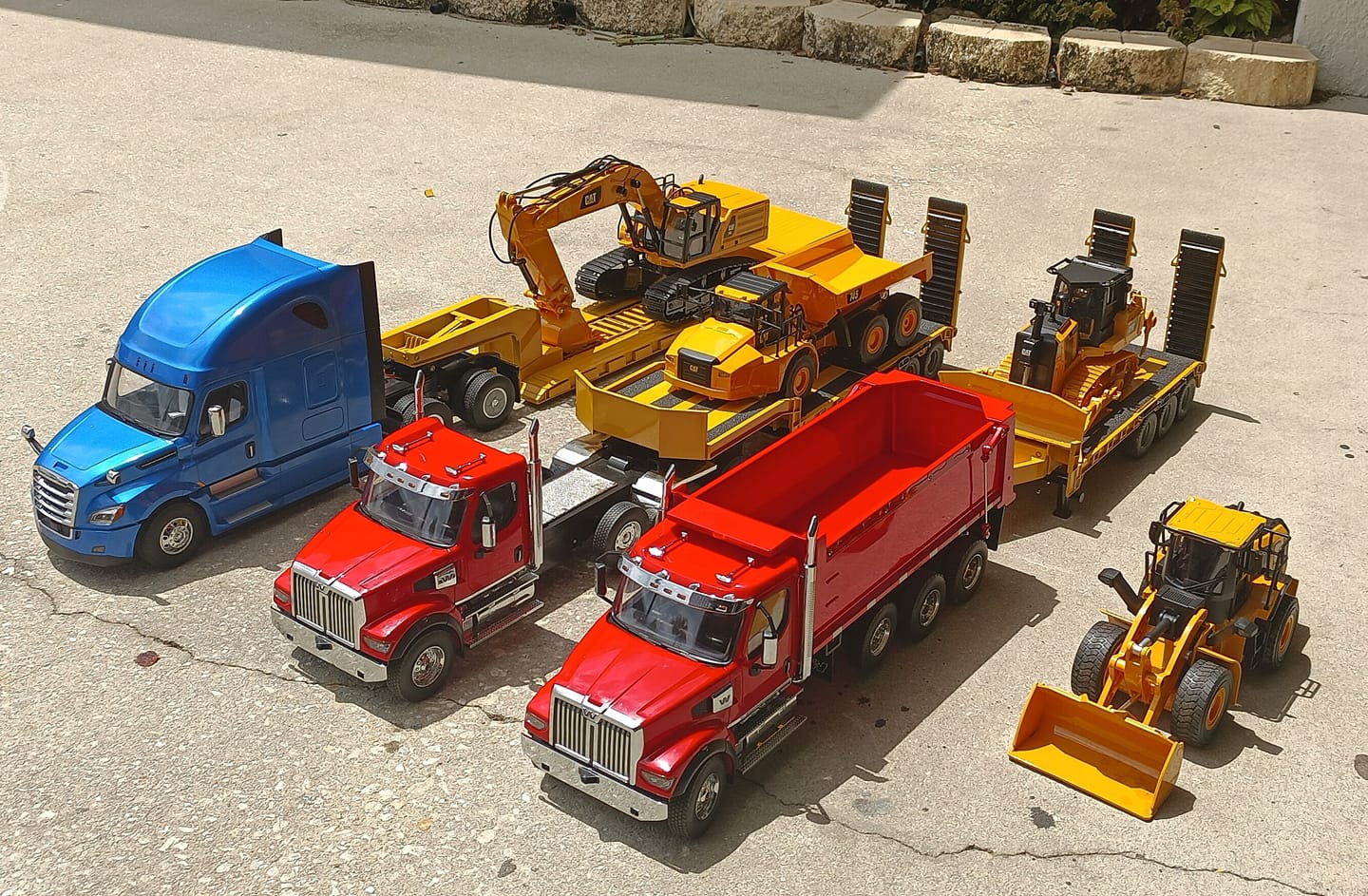 Diecast cheap lowboy trucks