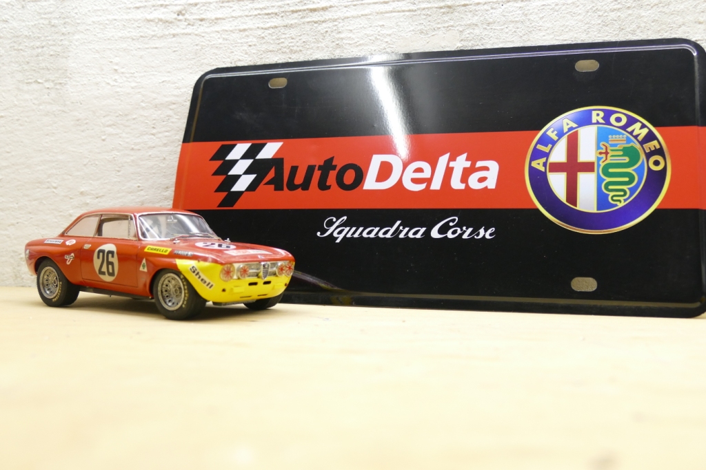 ALFA ROMEO: A Gunze Sangyo 1:24 scale Alfa Romeo GTA 1300