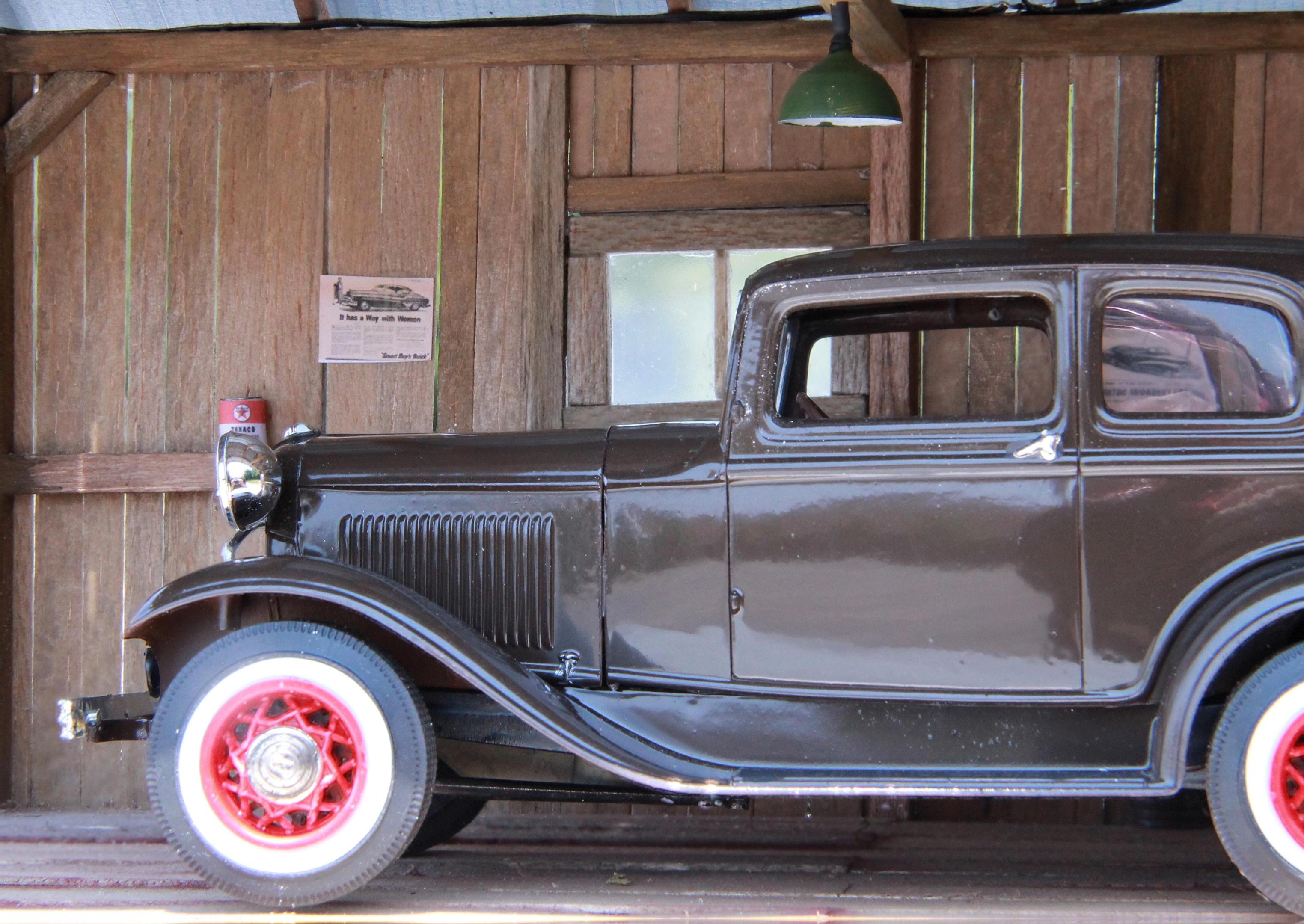 ford 32 vicky shack 07.jpg