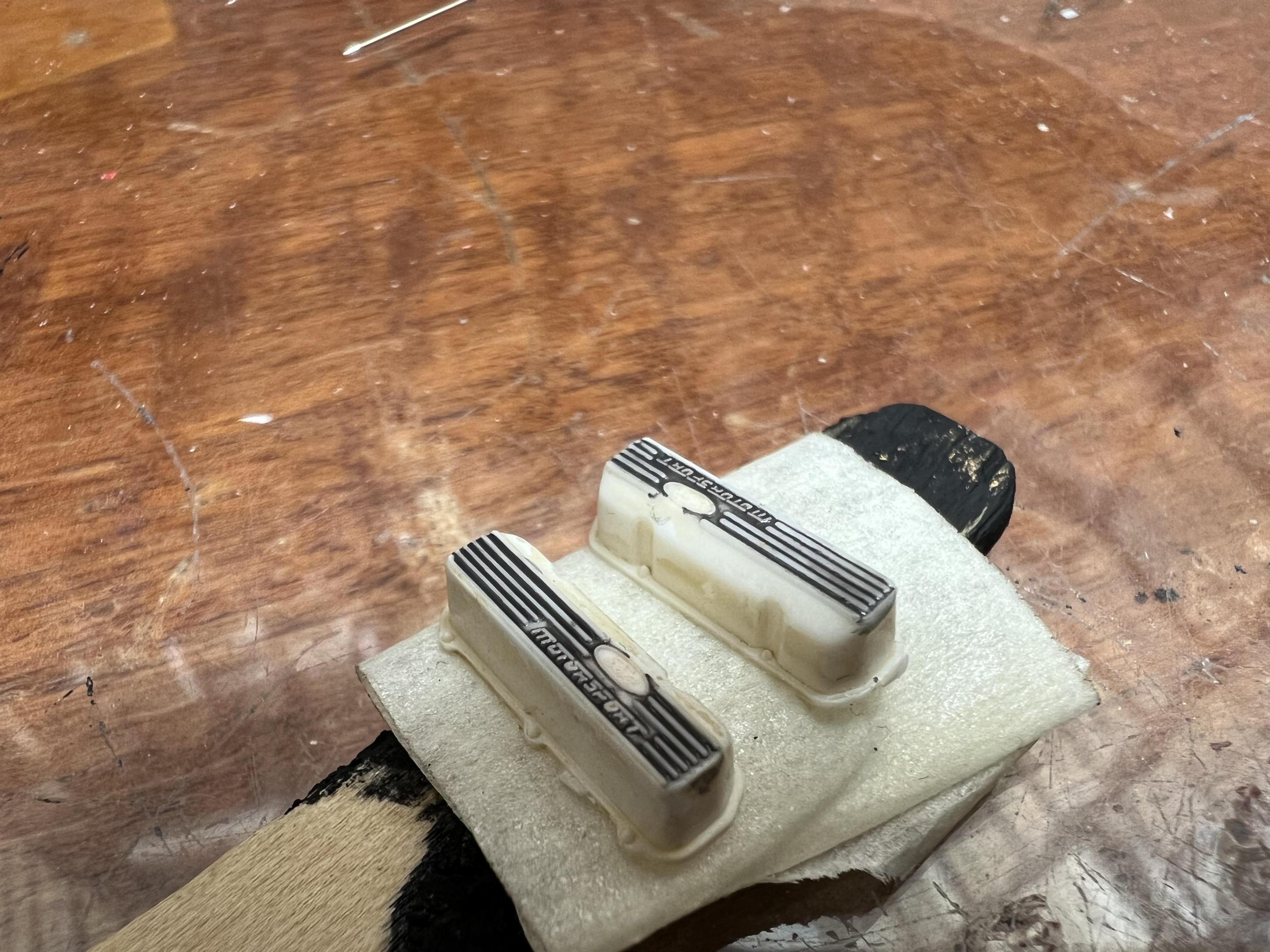 Highlighted rocker covers.JPG