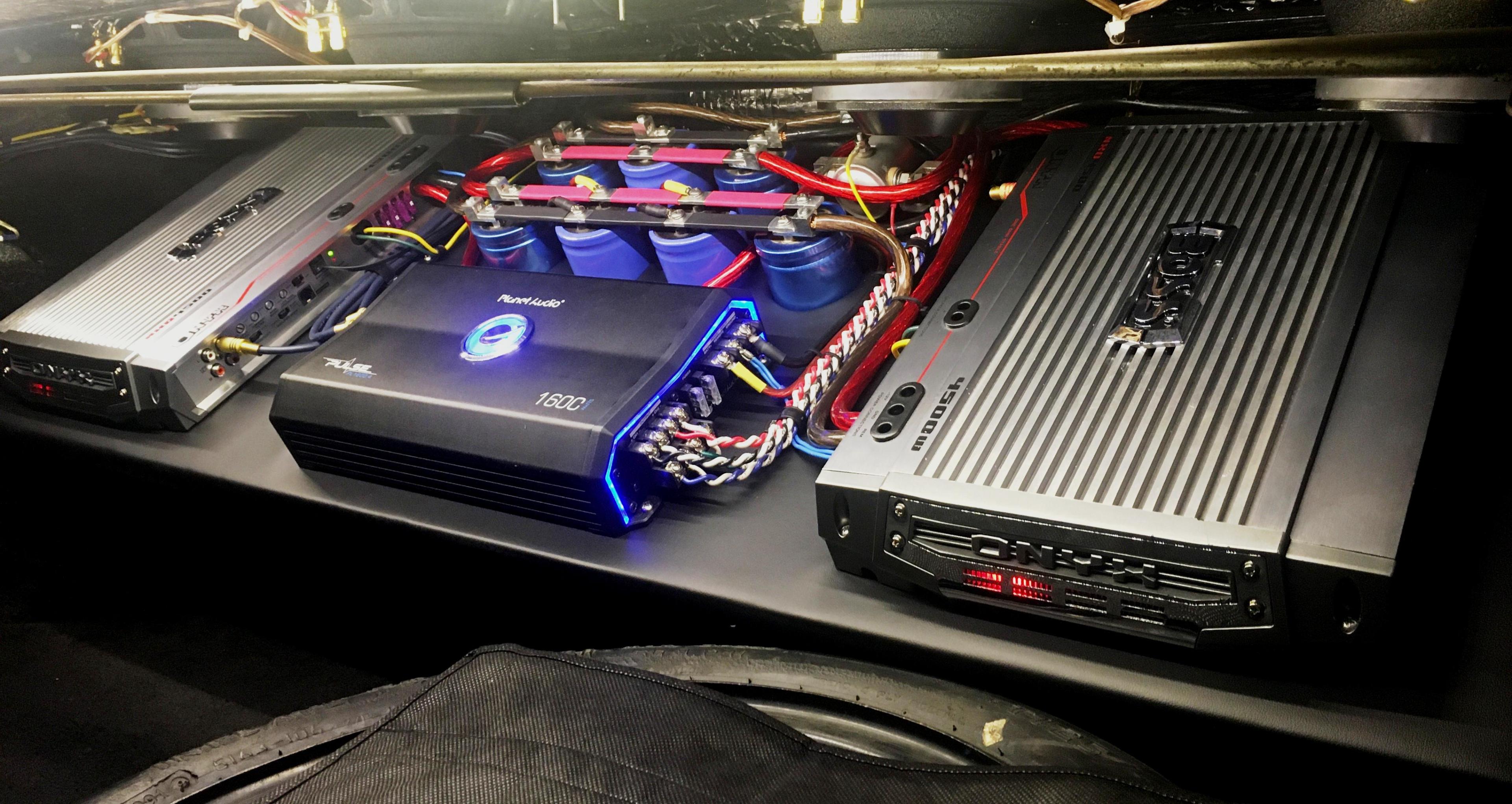 Installed amps 2.JPG