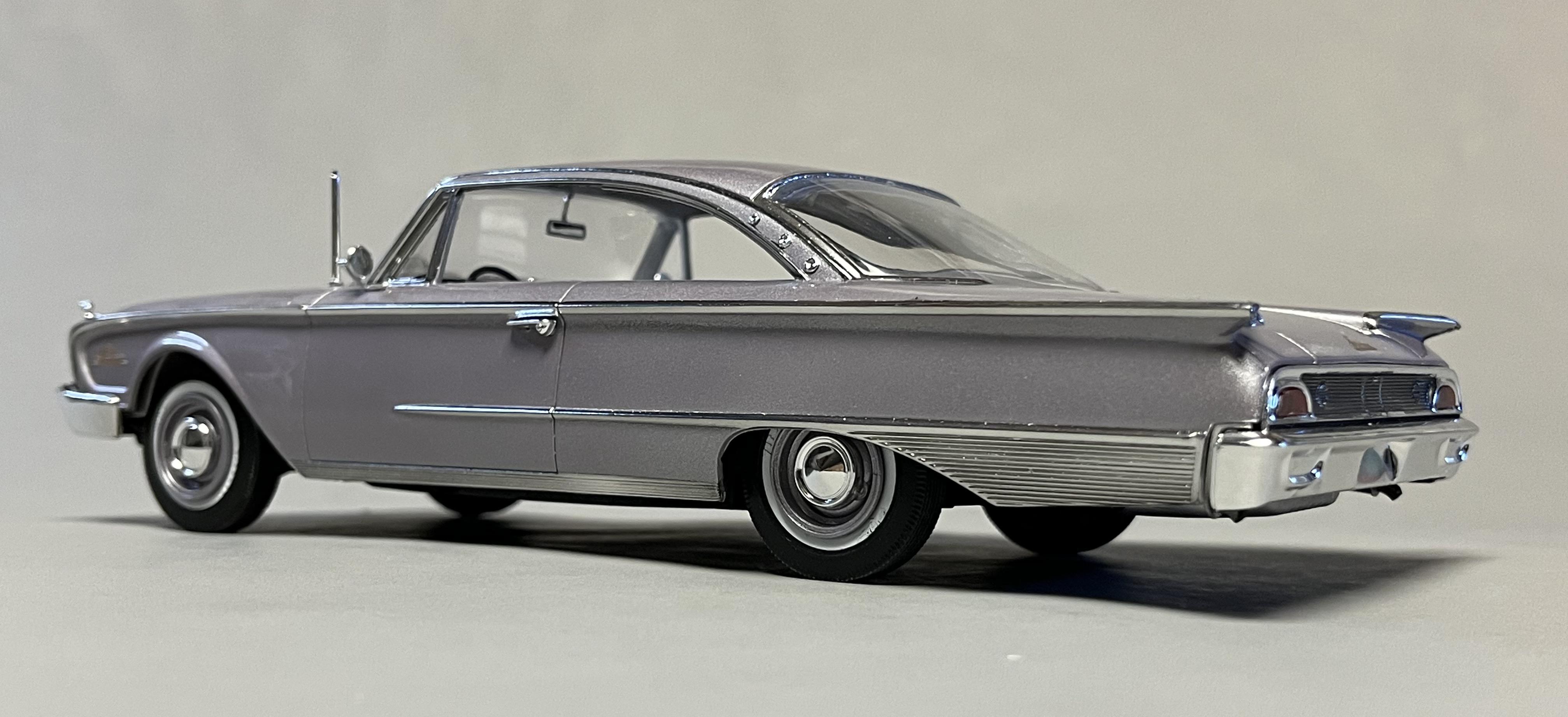 アーテル/'60 Fordフォード StarLinerスターライナー 1/18