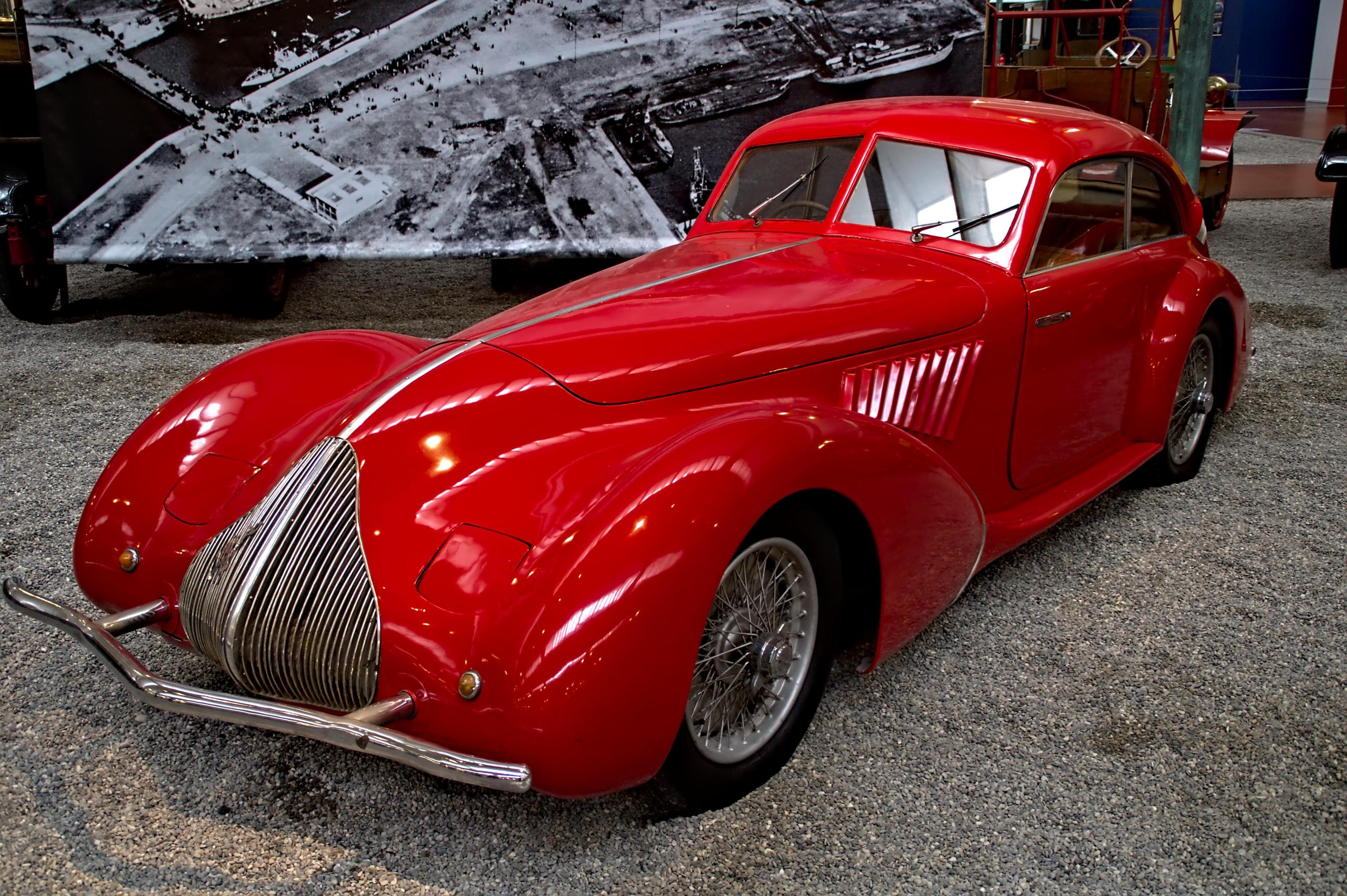 Alfa_Romeo_8C_2,9A_(9331189756).jpg