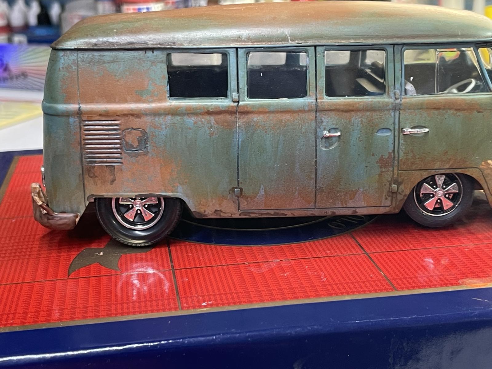 Vw van (rusty)