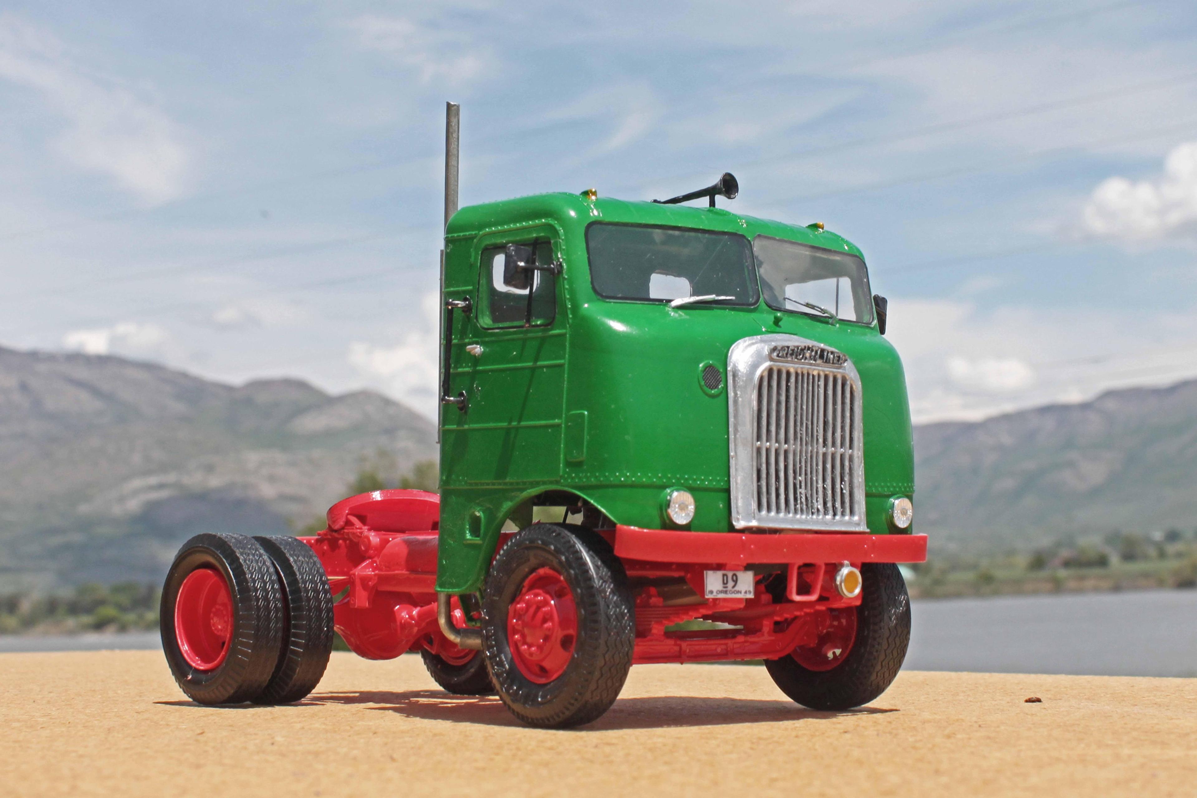 1335984800_Freightliner1949Bubblenose-2.thumb.JPG.05fa2ea3f6a5cc596a4c6fd0b9e28006.JPG