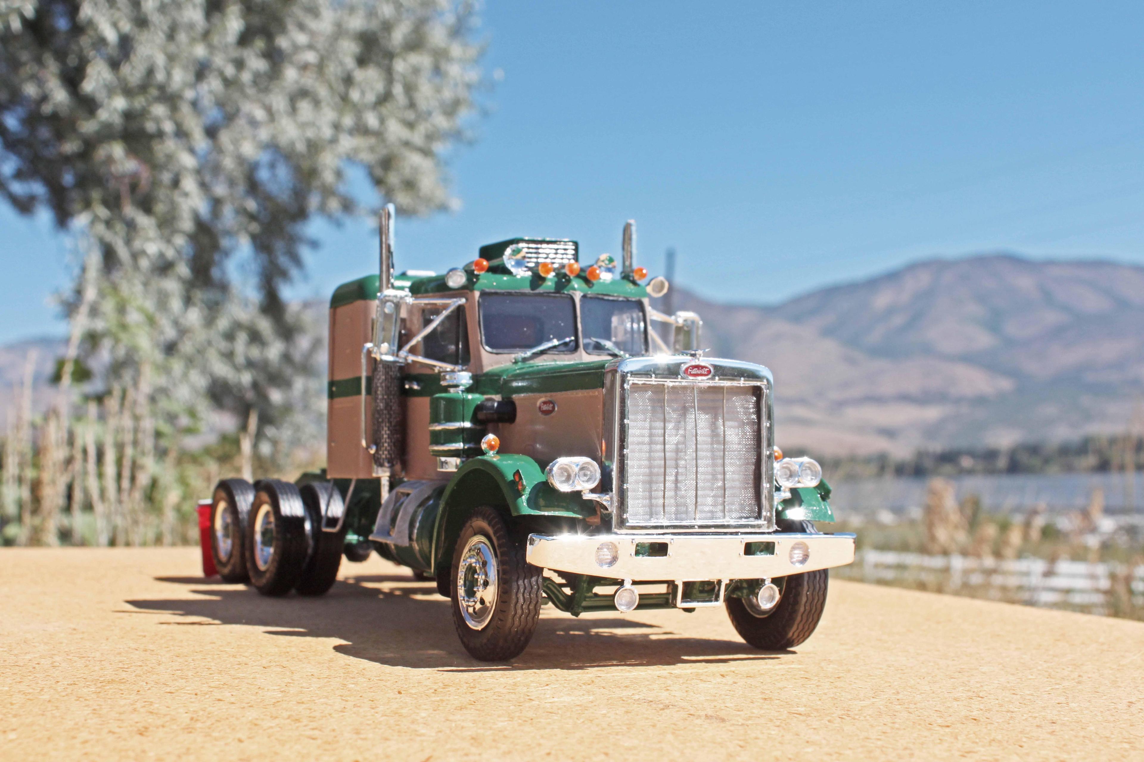 Peterbilt 1968 359-2.JPG
