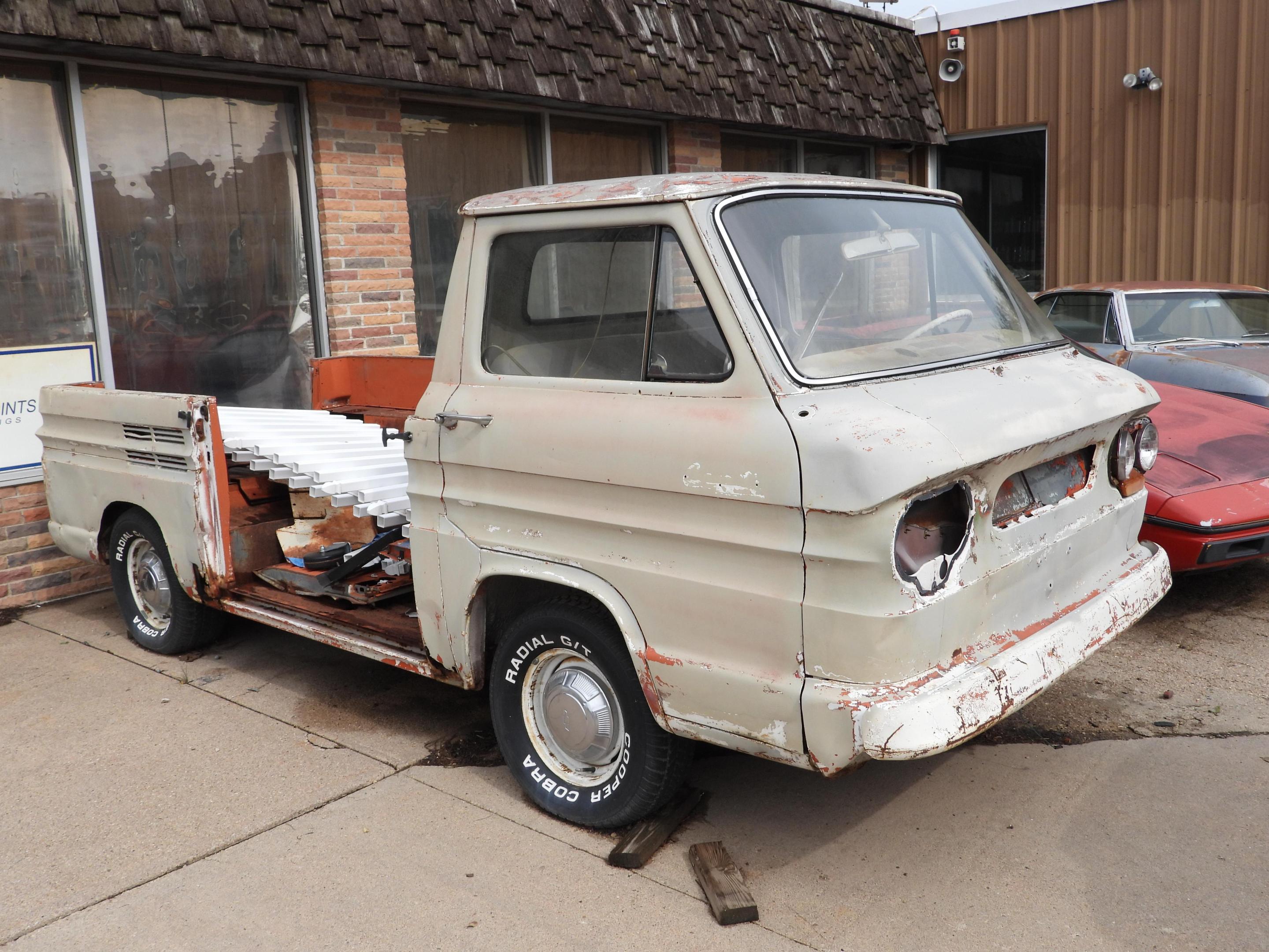 Corvair Museum  077.JPG