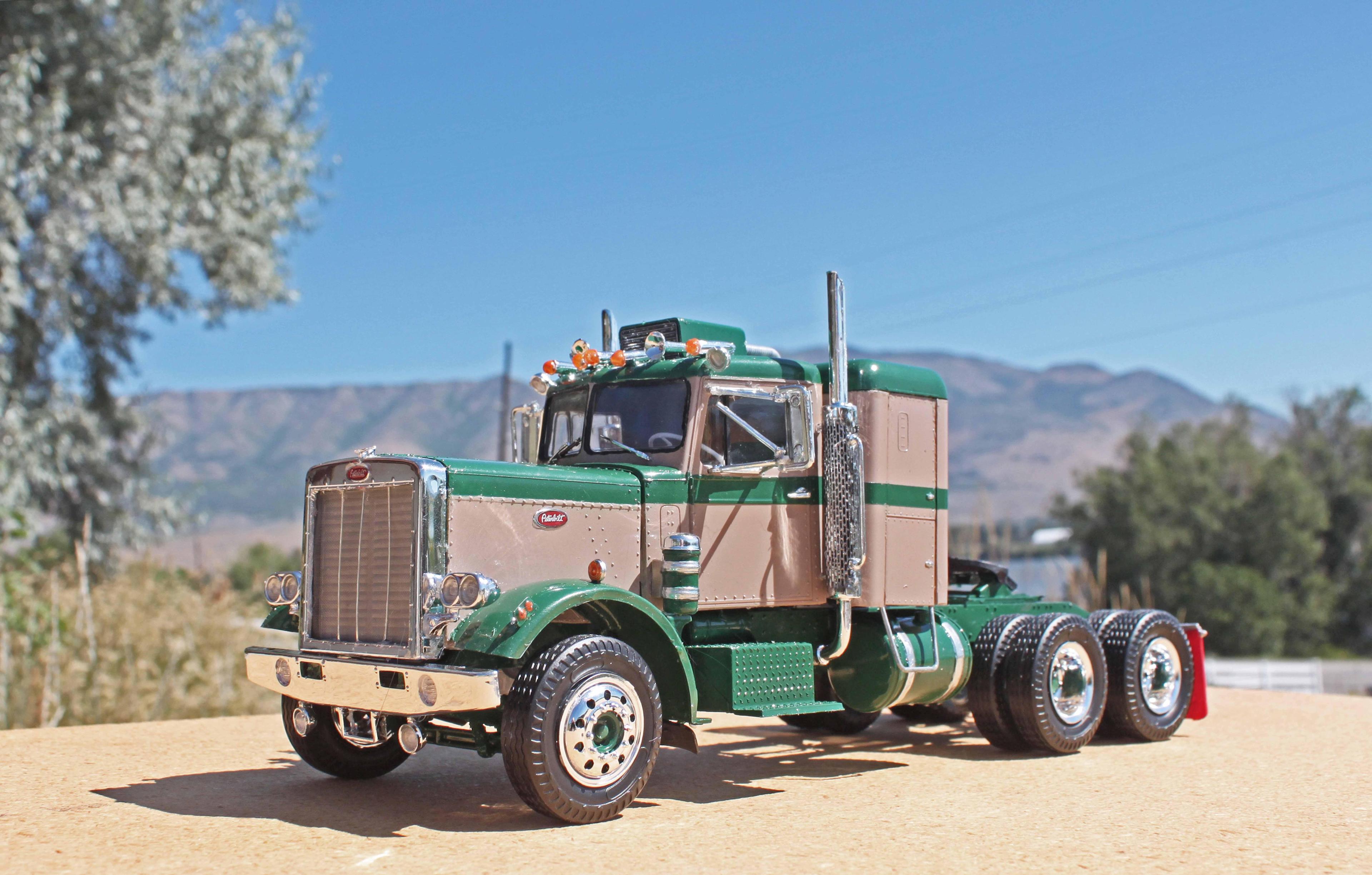 Peterbilt 1968 359-6.JPG