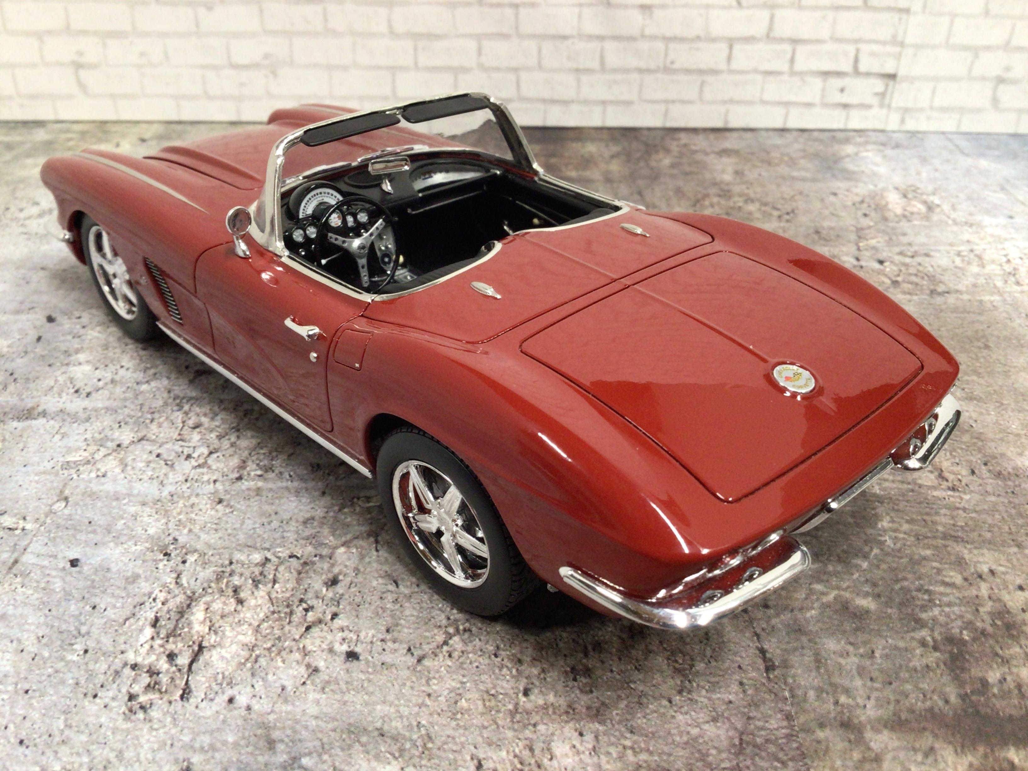 Revell Route 66 62 Corvette Convertible 1:25 Die Cast w