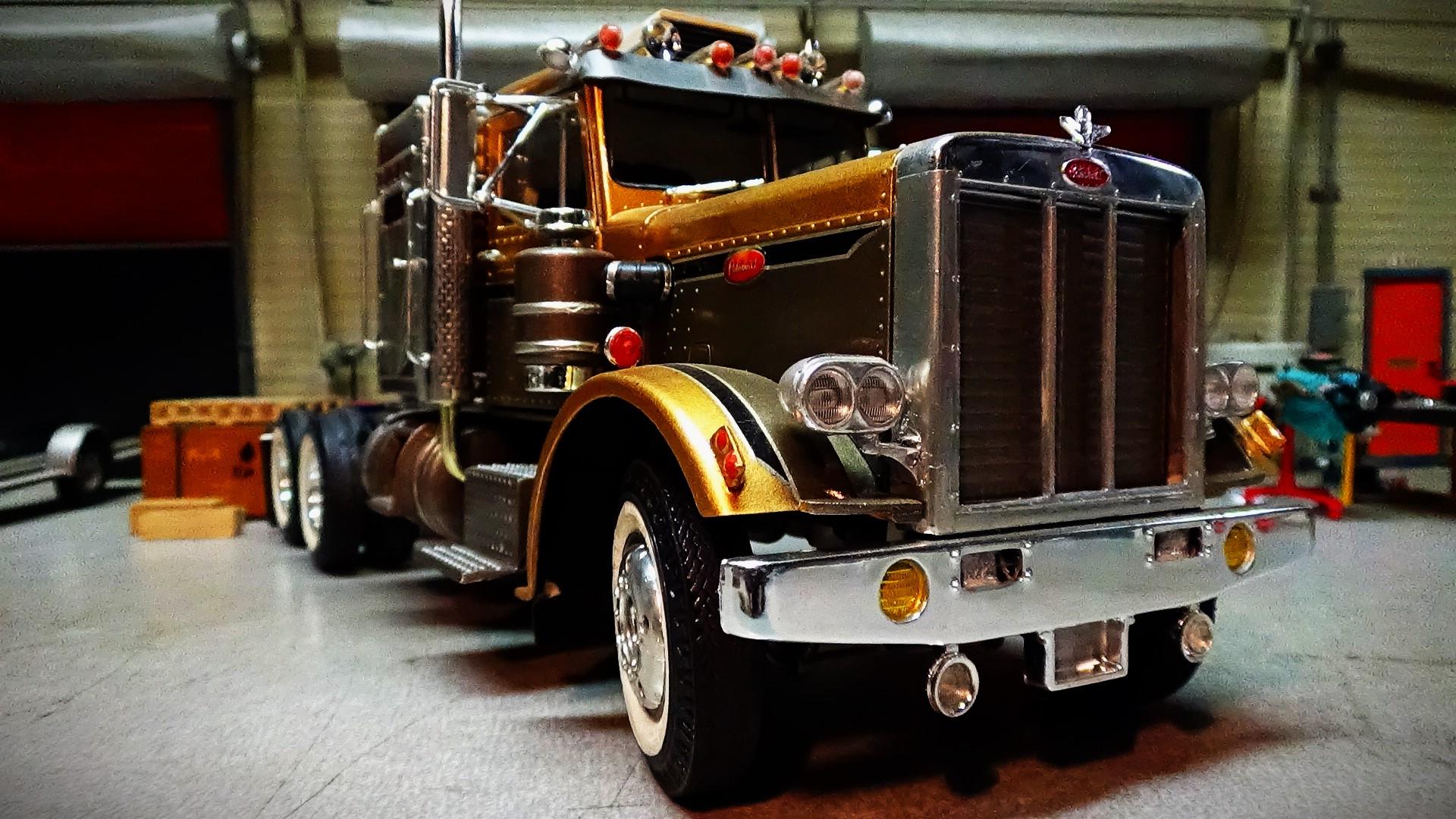 Peterbilt 359 - Model Trucks: Big Rigs and Heavy Equipment - Model Cars ...
