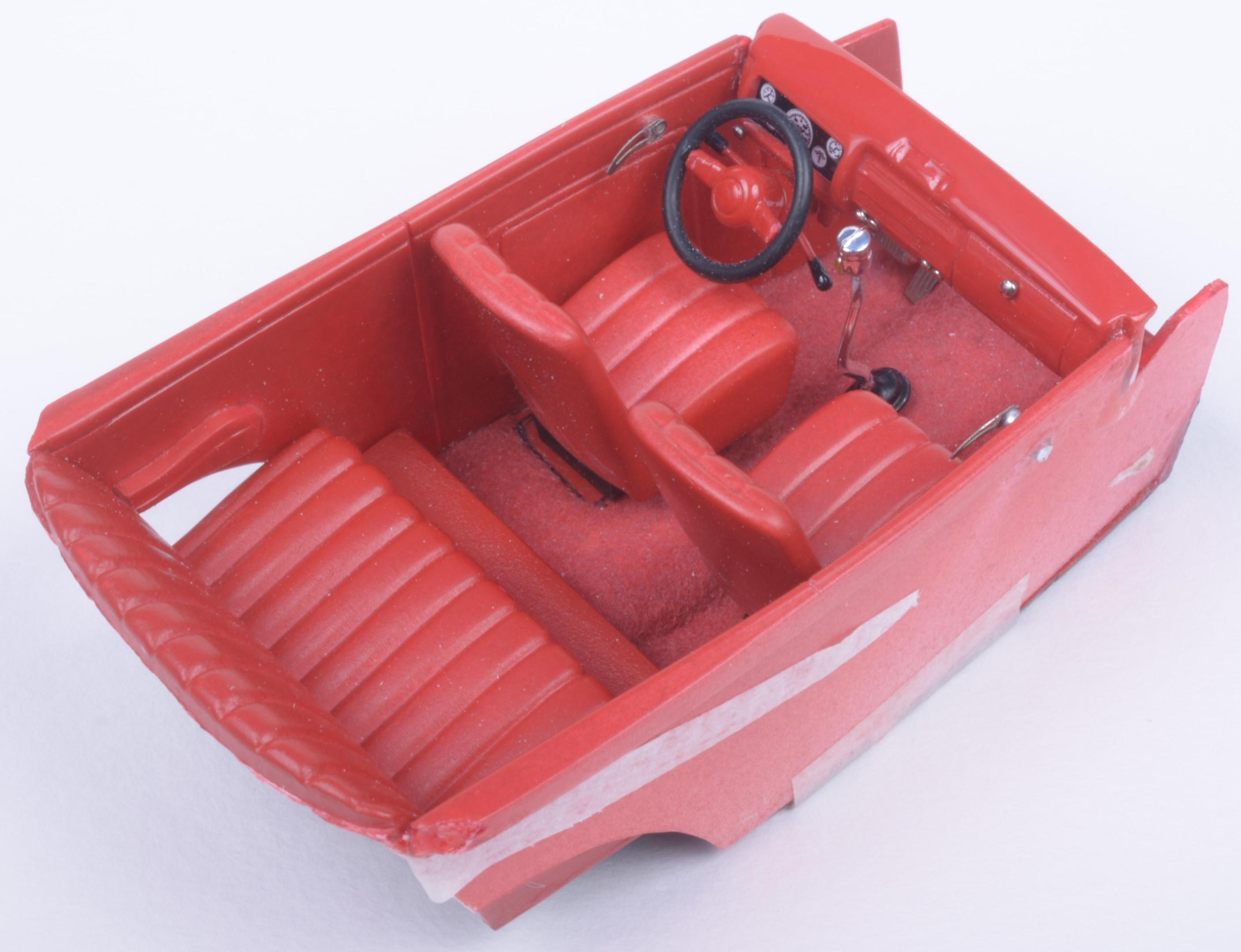 32 Vicky Interior Pic2.JPG