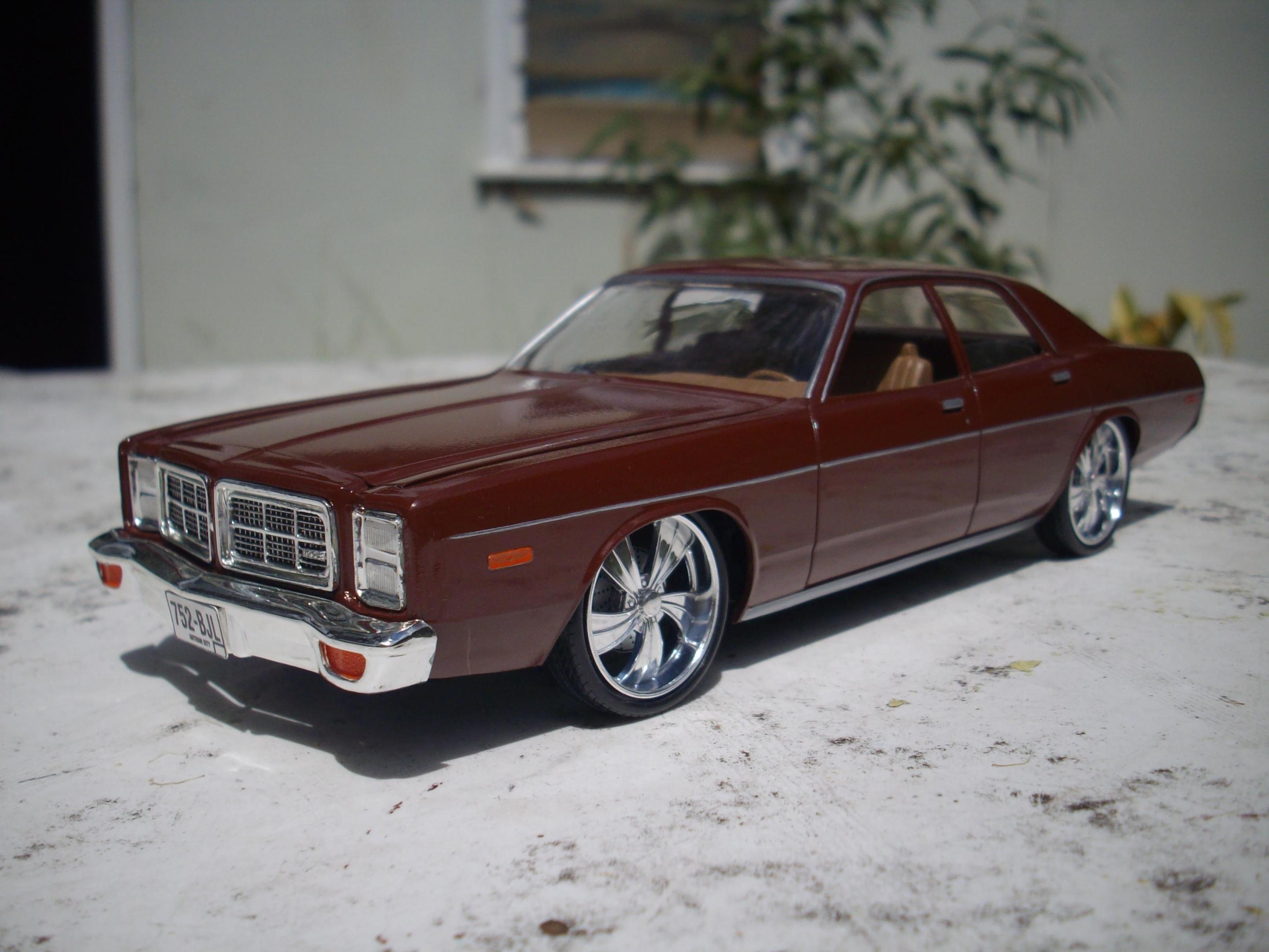 77 Dodge Monaco 1 .JPG