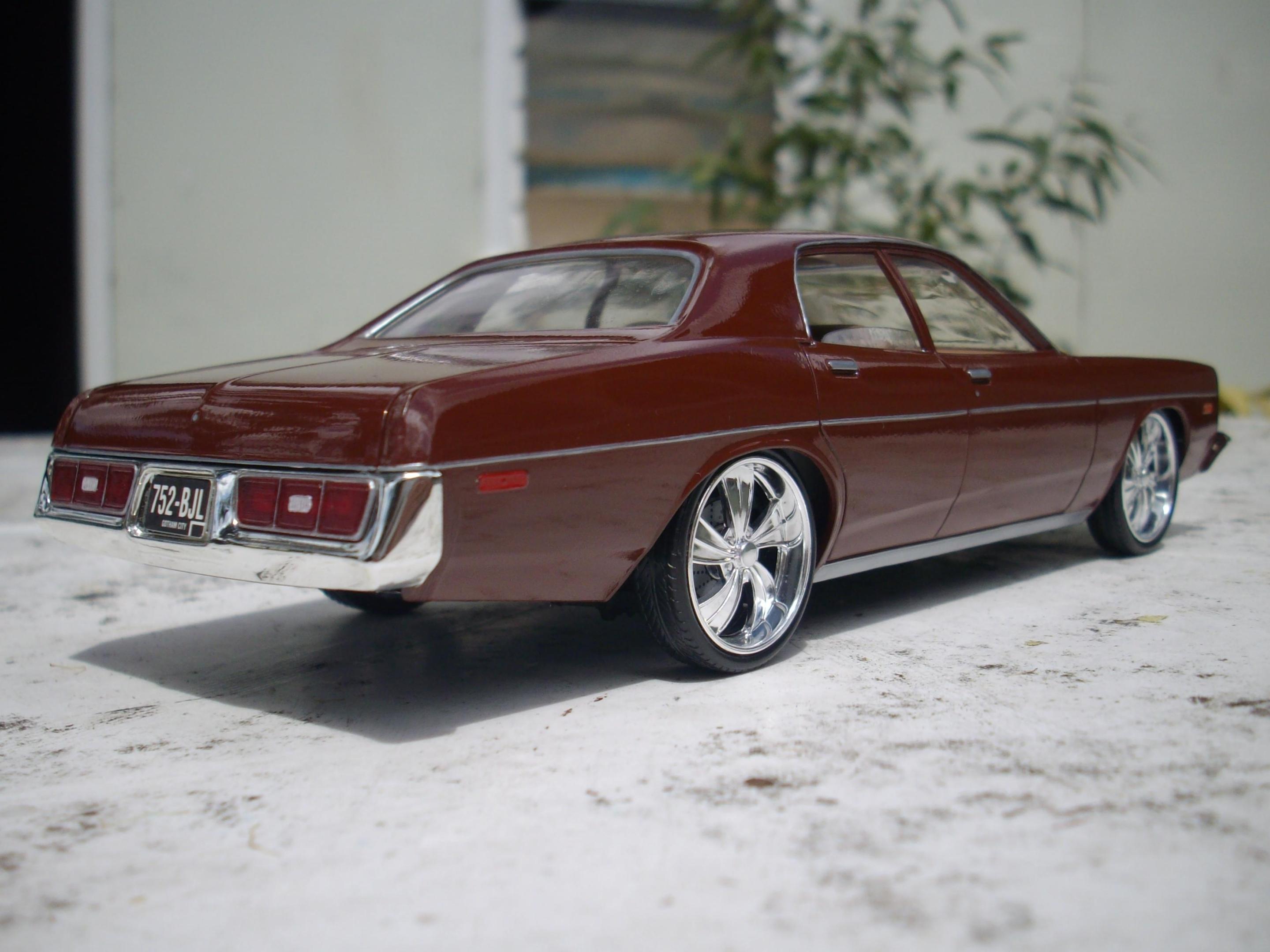 77 Dodge Monaco 4.JPG