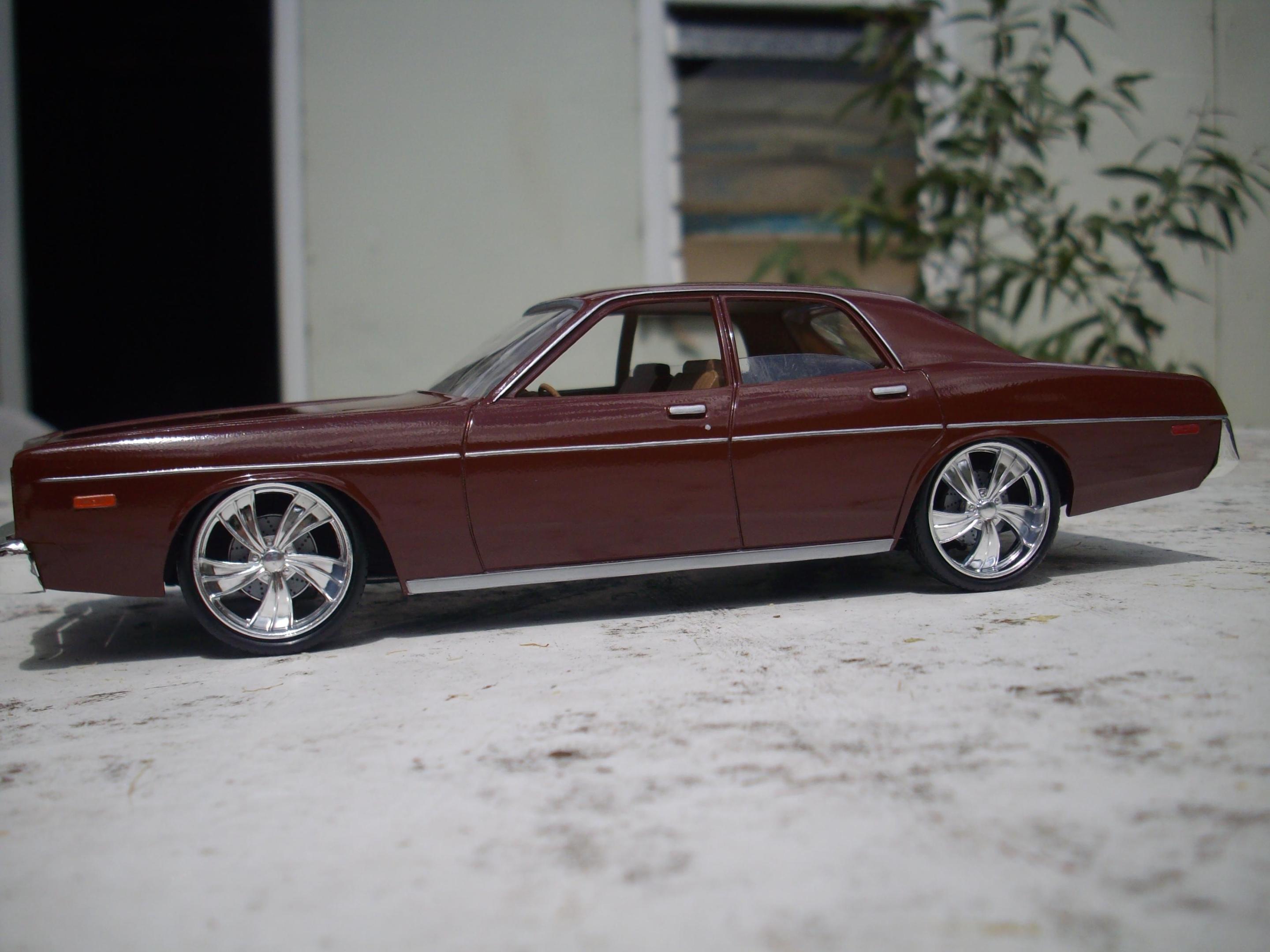 77 Dodge Monaco 5.JPG