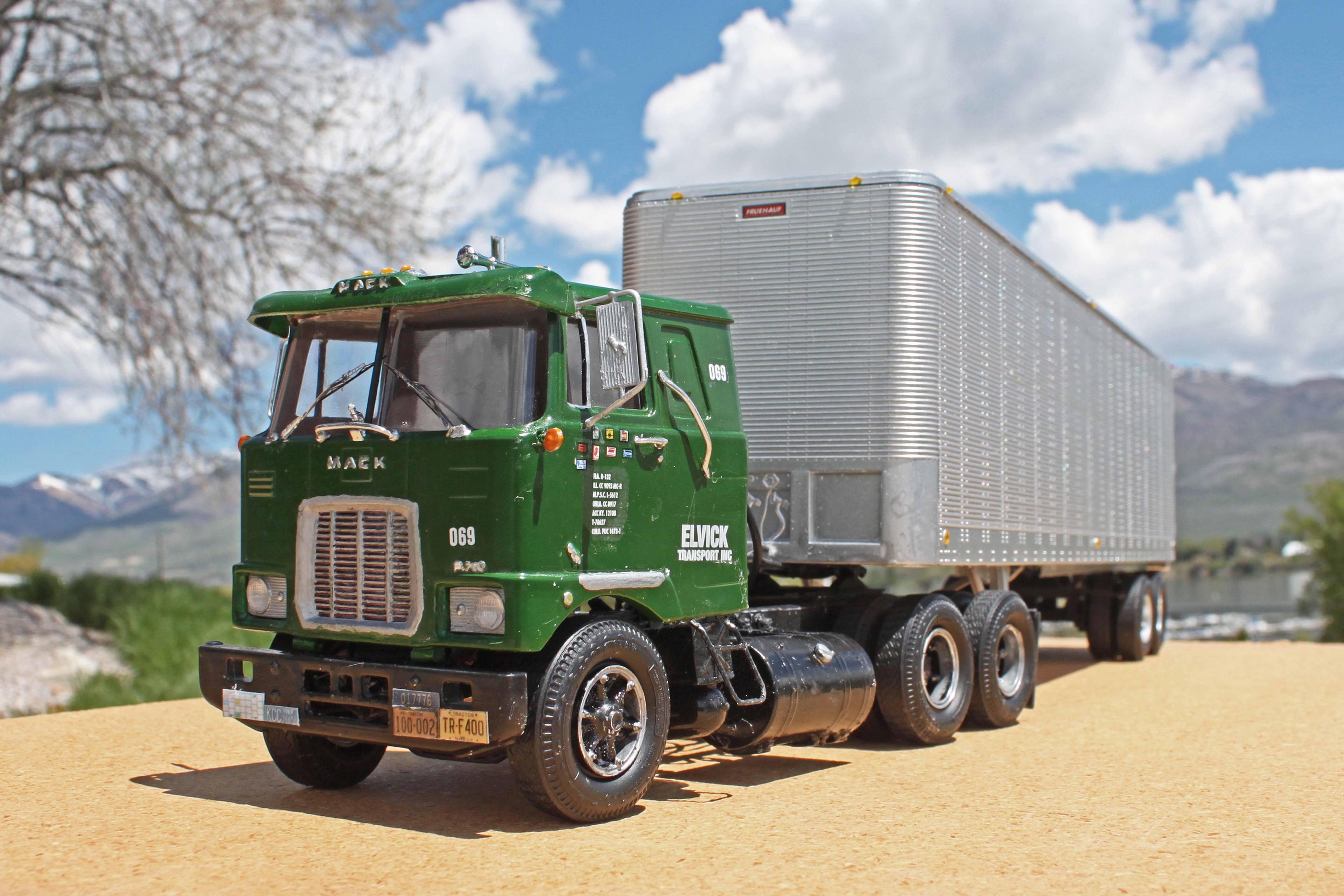 Mack 1969 F737 w Trailer-3.JPG
