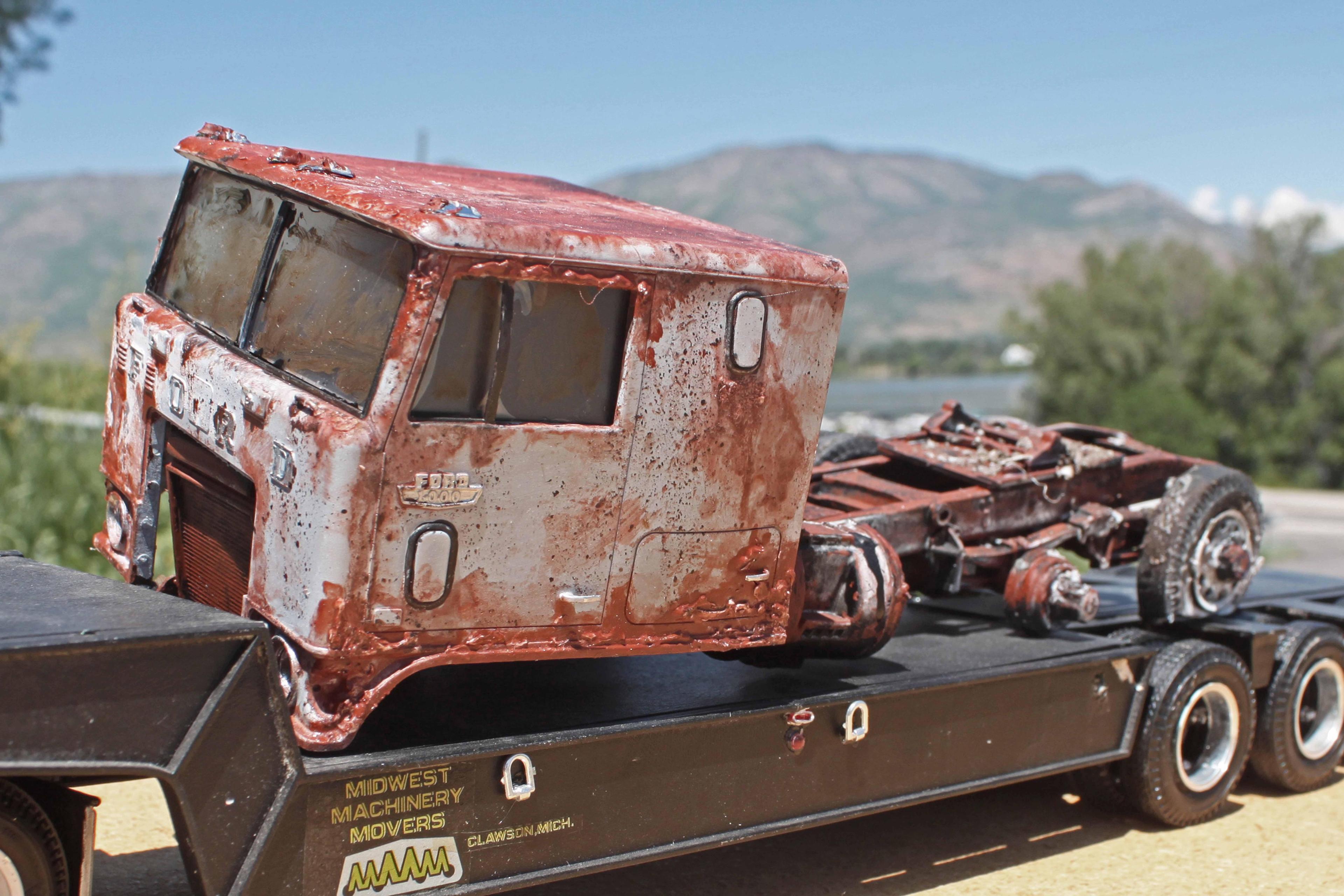 Ford 1967 W1000 (wreck)-1.JPG