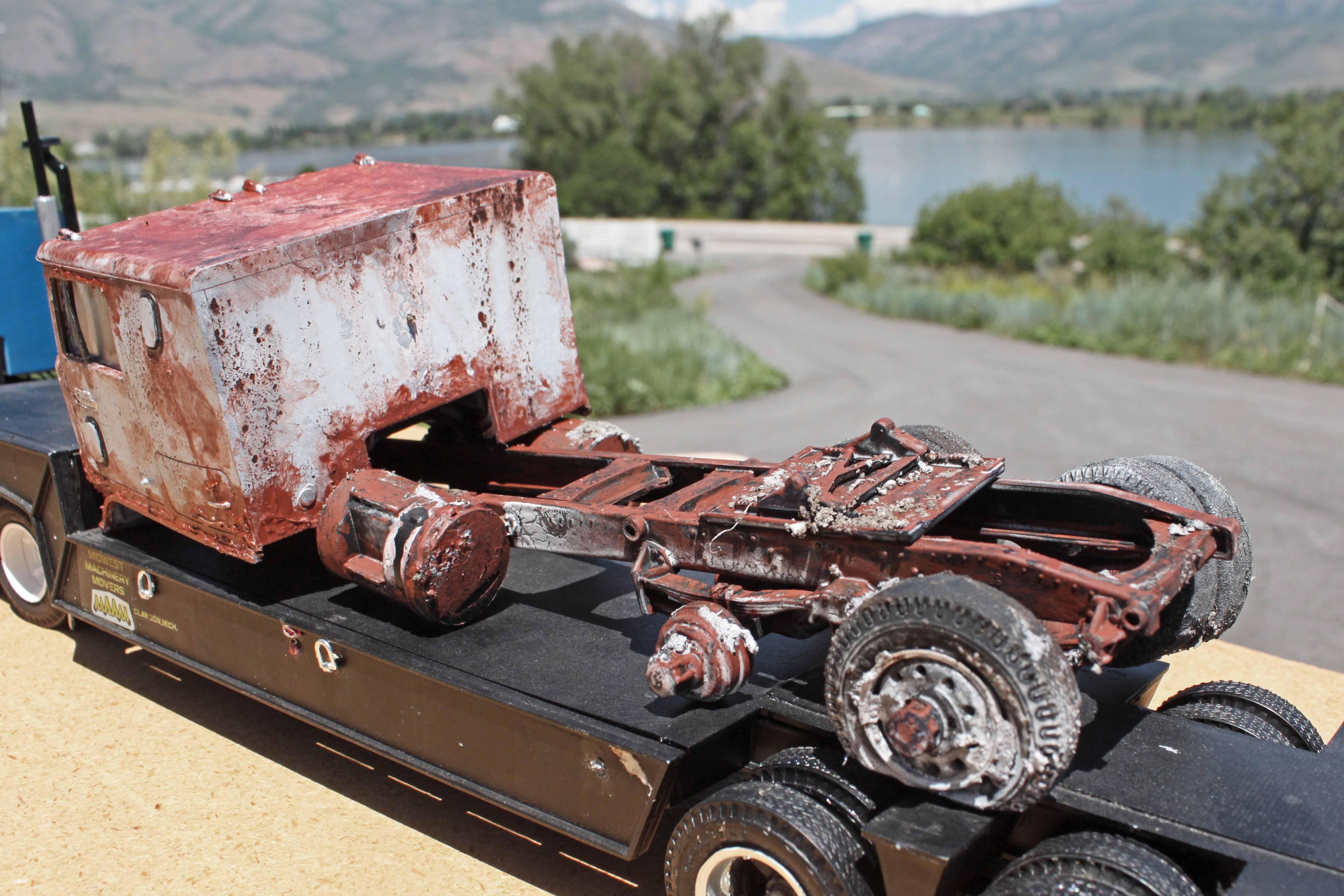 Ford 1967 W1000 (wreck)-2.JPG