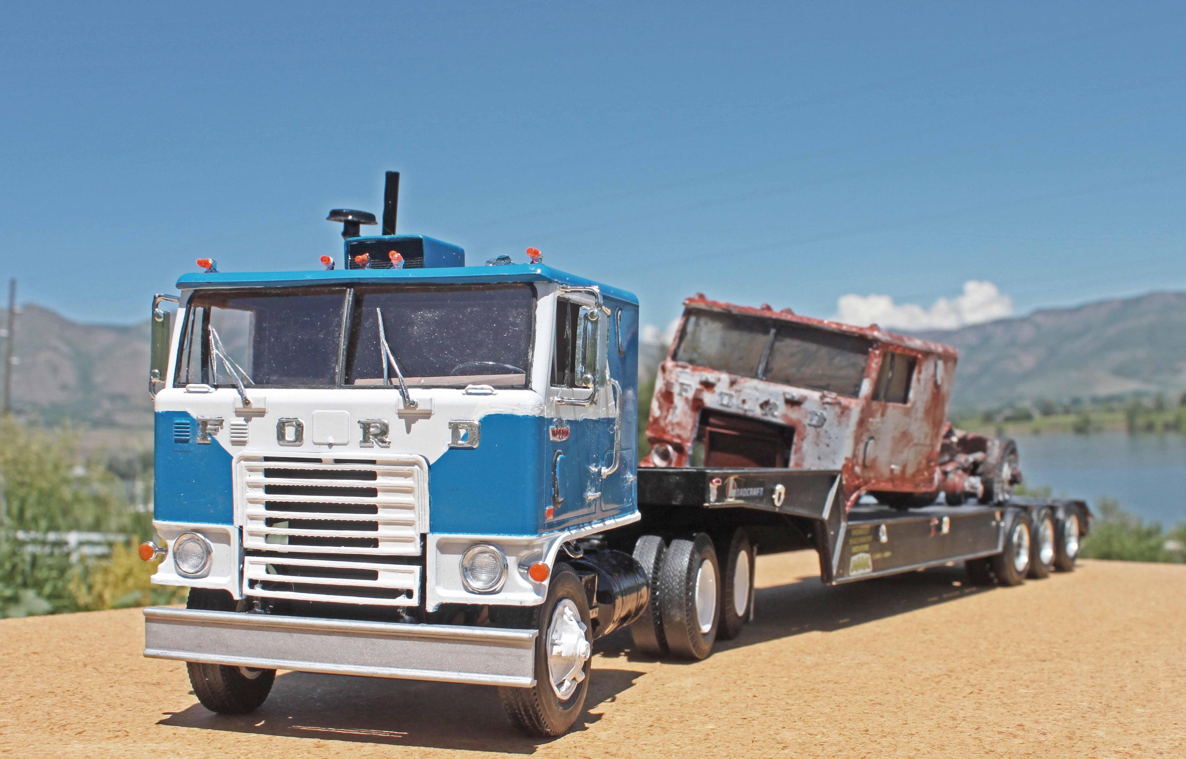 Ford 1969 W1000 w tlr1.JPG