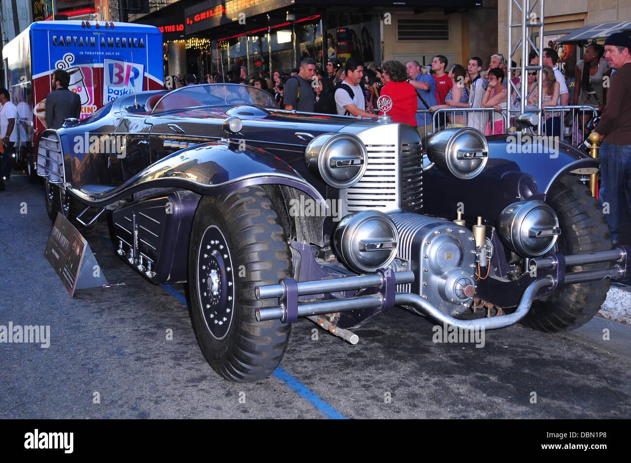 atmosphere-los-angeles-premiere-of-captain-americathe-first-avenger-DBN1P8.jpg.beb41cfdf859a6e37bdfab658b2d378e.jpg