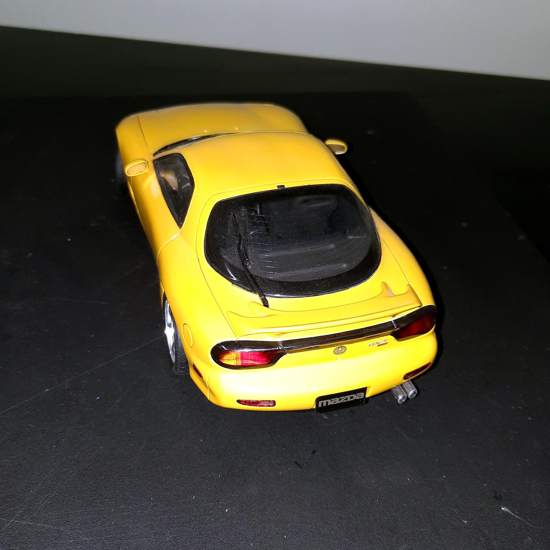 Mazda RX-7 - Tamiya kit (1992) - 06.jpg