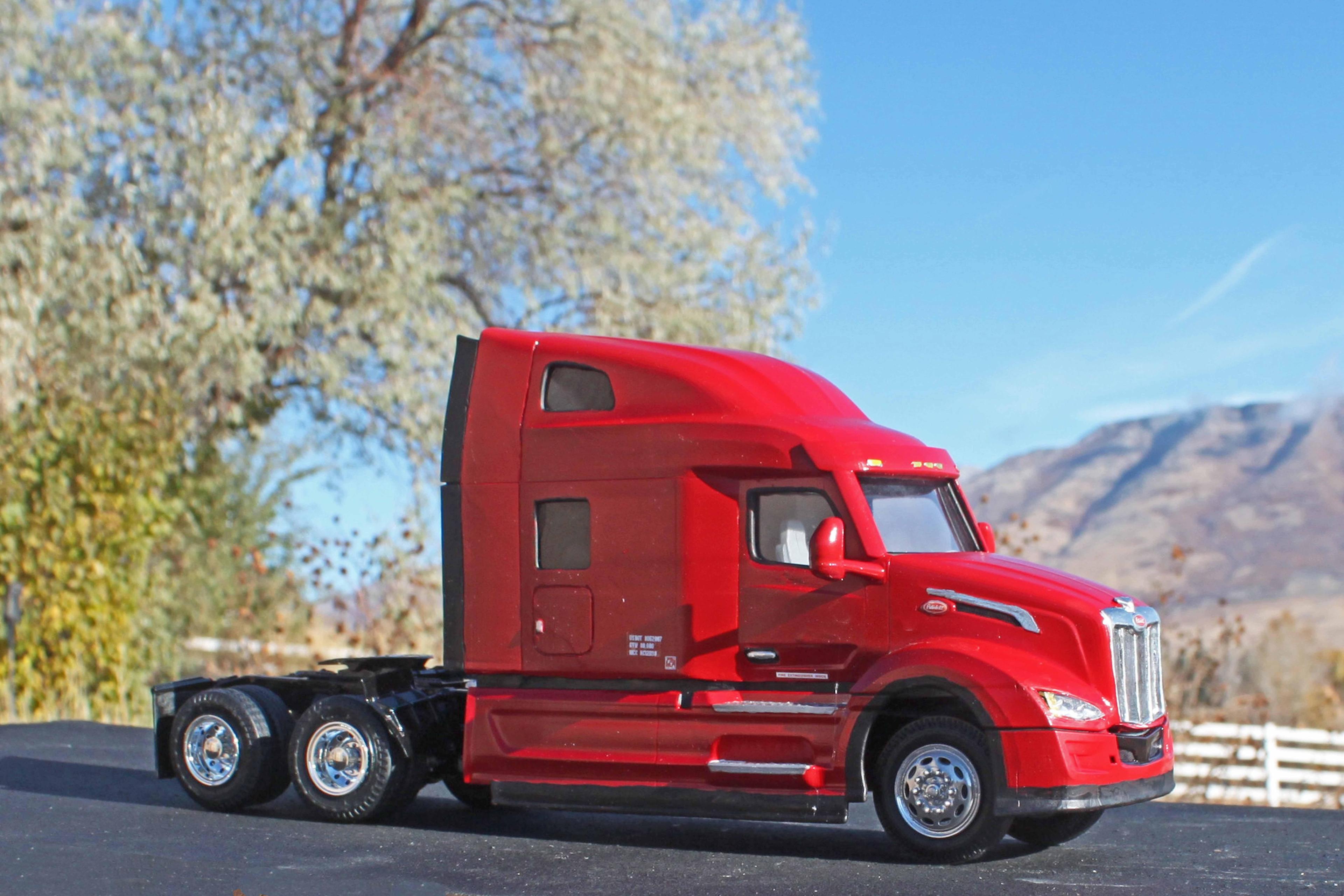 Peterbilt2024589-3.thumb.JPG.630626623a551326185a480b2f0322ef.JPG