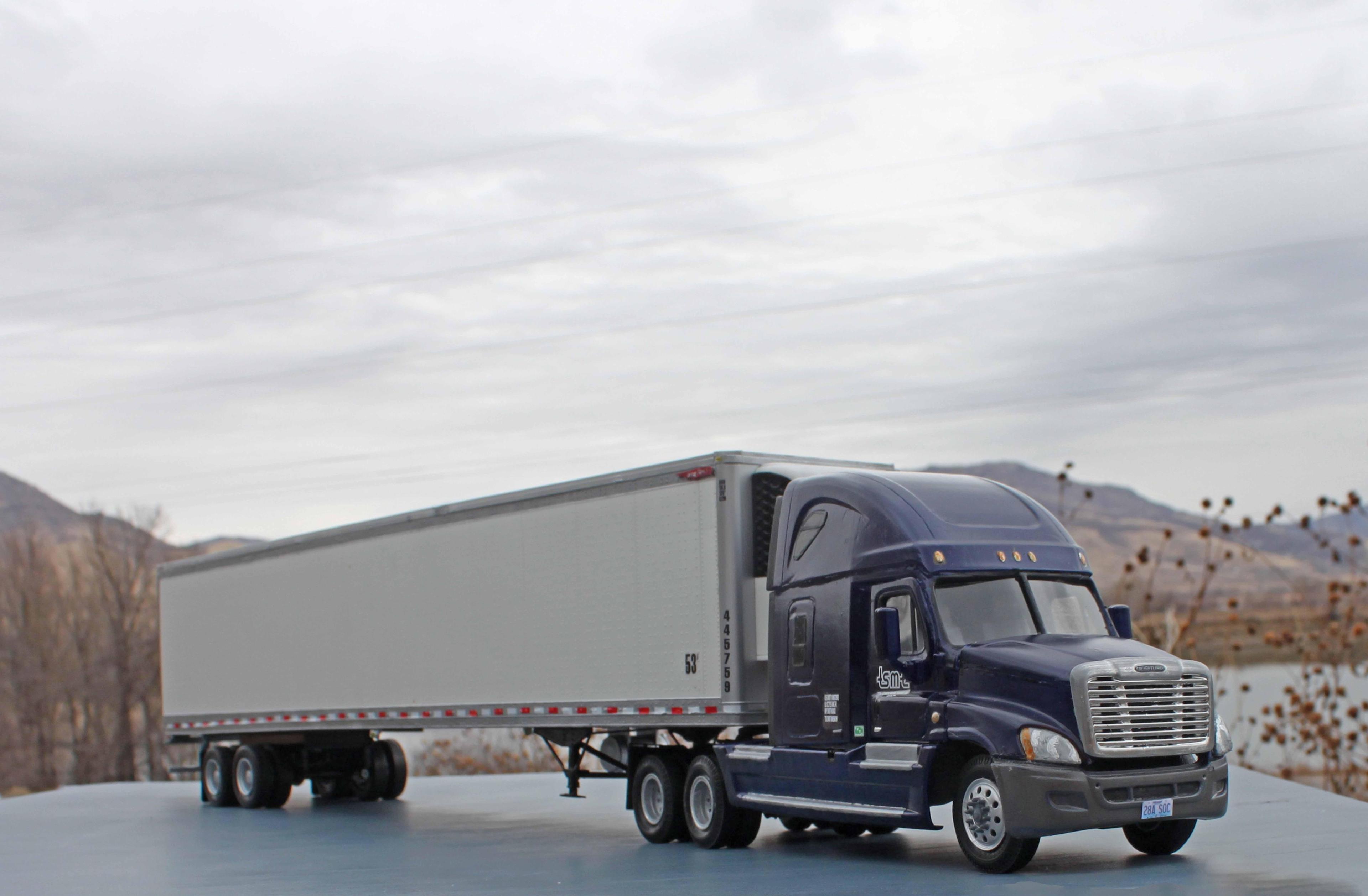 Freightliner2011Cascadia-13.thumb.JPG.b483c832facfda1a6b9c1f6ba96c15dd.JPG