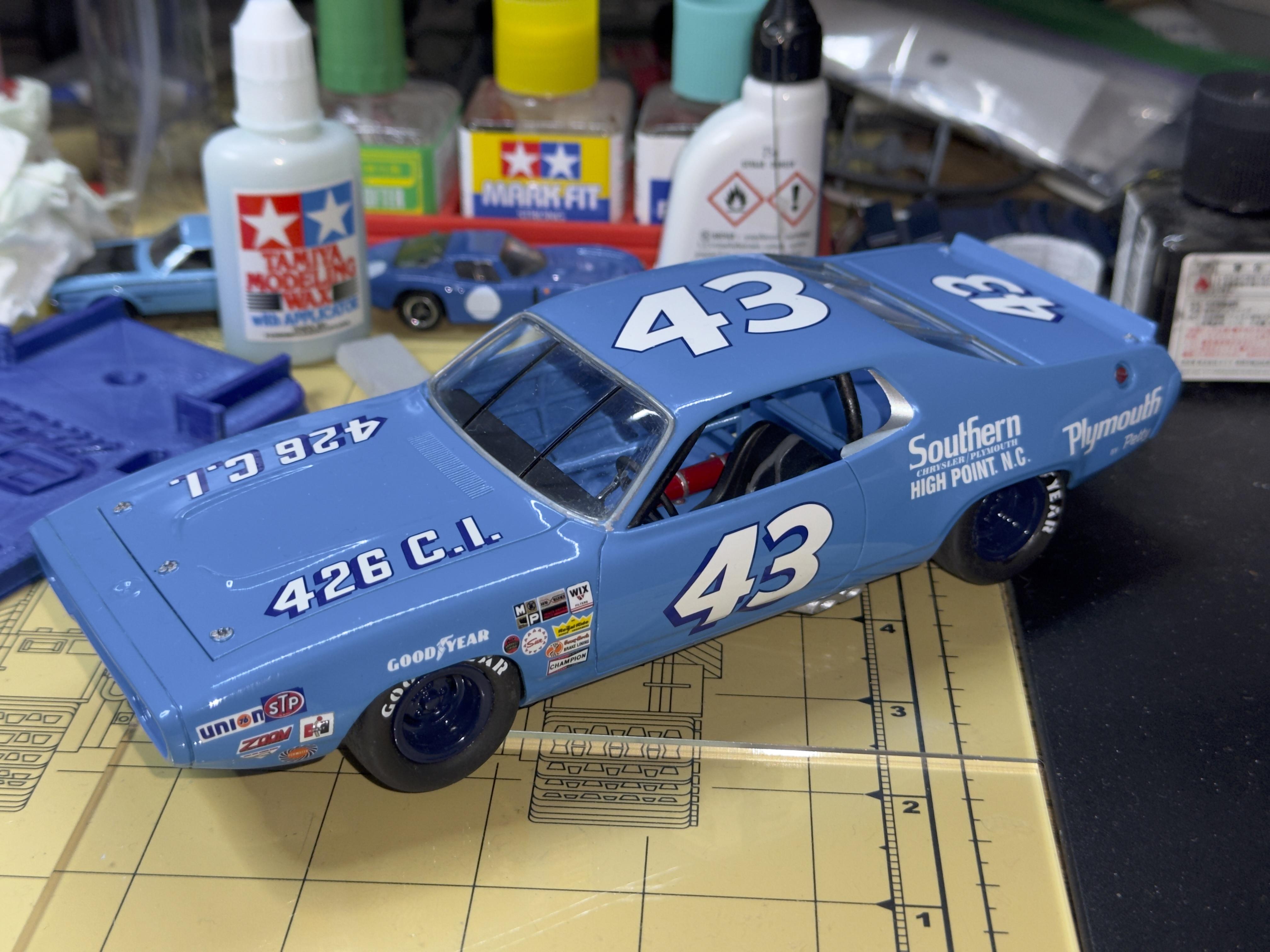 Salvinos JR 1/25 #43 Richard Petty 1971 Plymouth Road Runner