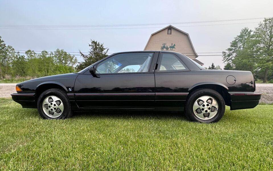 1988-Buick-left-profile-e1694138703420.jpg.b8fcd9600f56854e04090082fd0c33f9.jpg