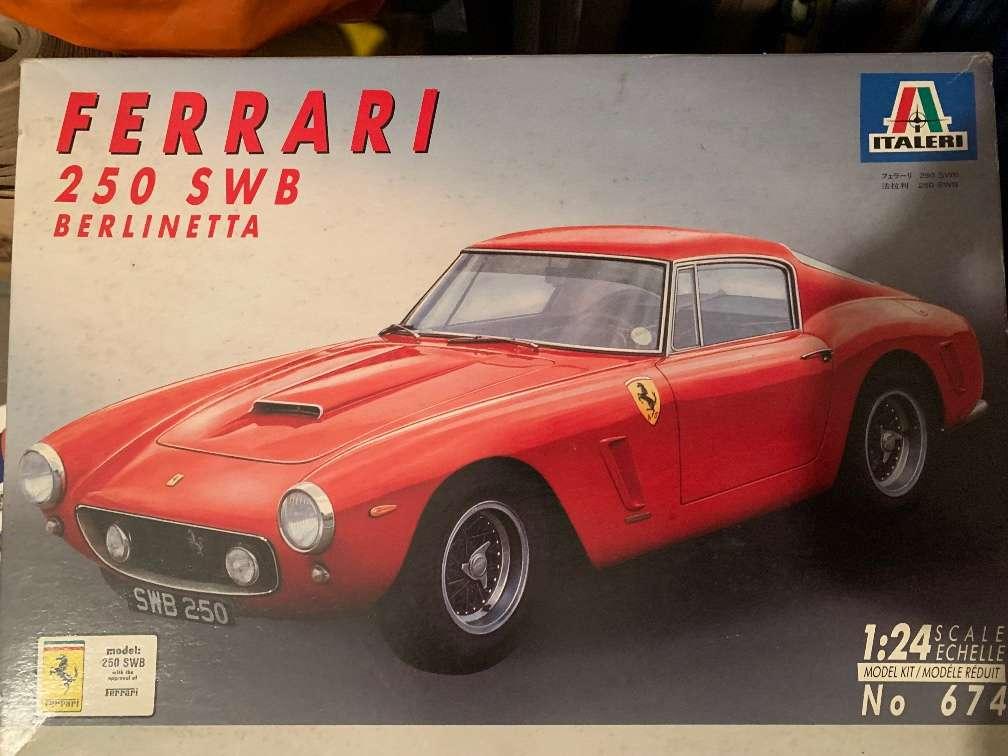 Italeri250SWB.jpg.1f6408526499e52aee0d2eae62d7053a.jpg