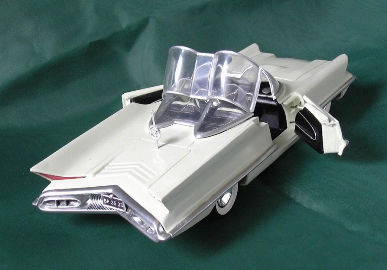 Revell lincoln futura model kit on sale